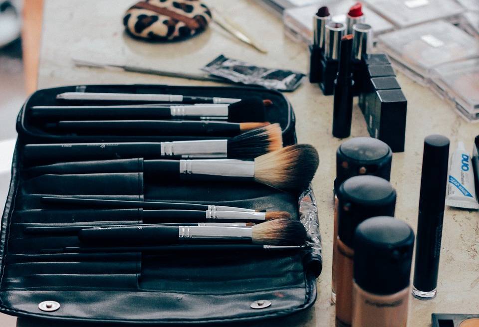 5 Advantages of Enrolling Yourself in Makeup Academy