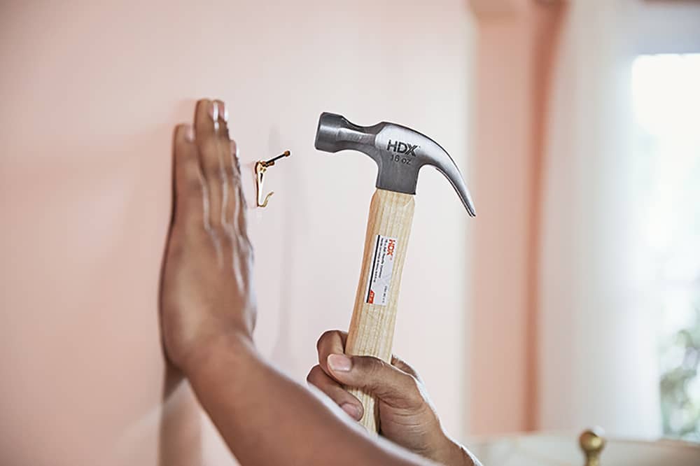 how to hang a picture