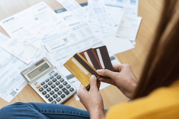 Habits That Will Put You in Serious Credit Card Debt