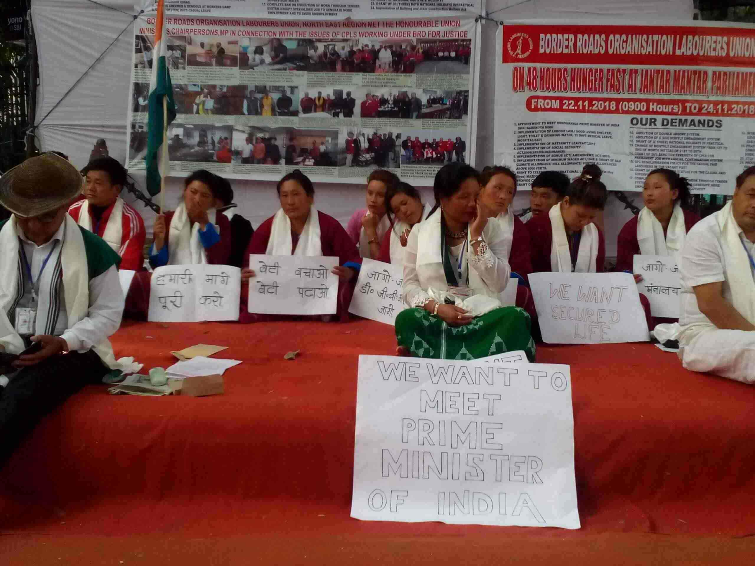 protest-against-child-labor-at-jantar-mantar