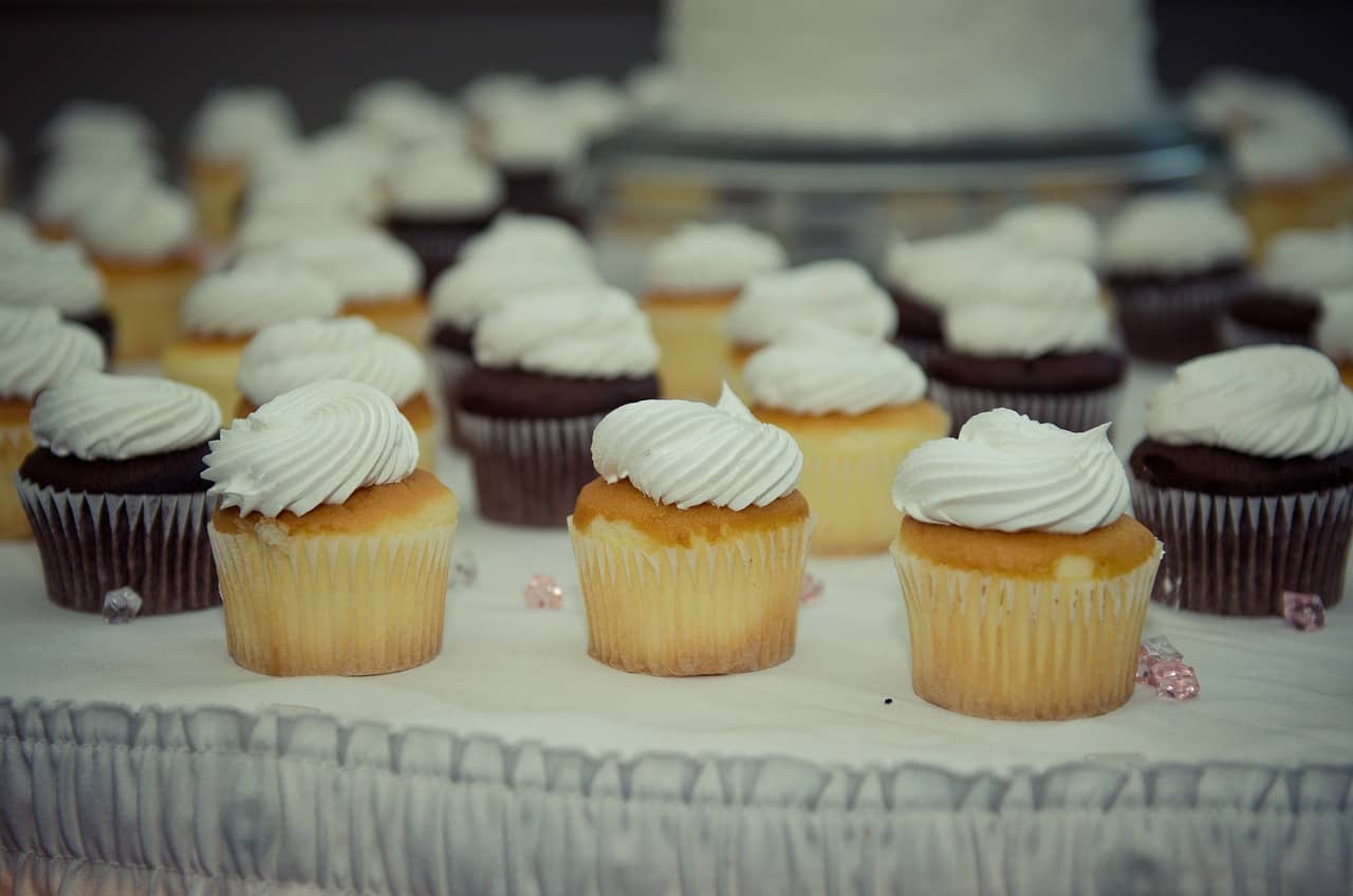 how to make vegan vanilla cupcakes-letsdiskuss