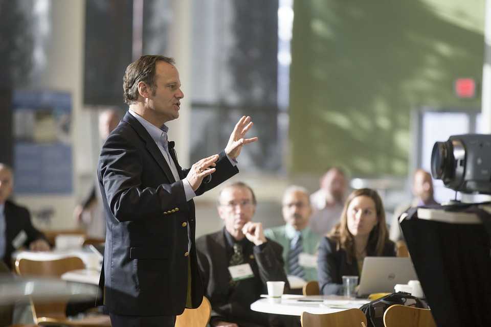 How to Become a Confident (and Effective) Conference Speaker?