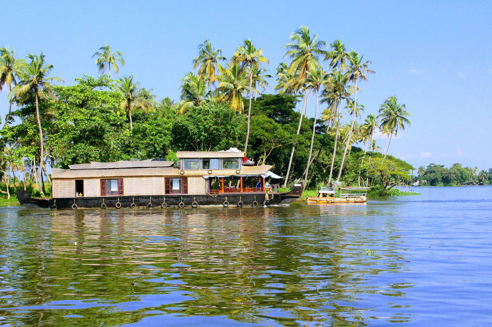 A Houseboat Ride from Alleppey to Munroe Island
