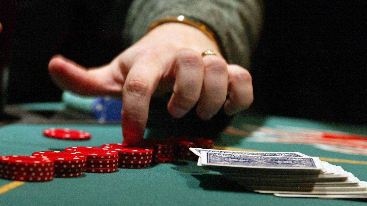 Tips to Play Poker Online