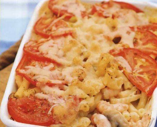 Pasta baked with shrimps and mushrooms