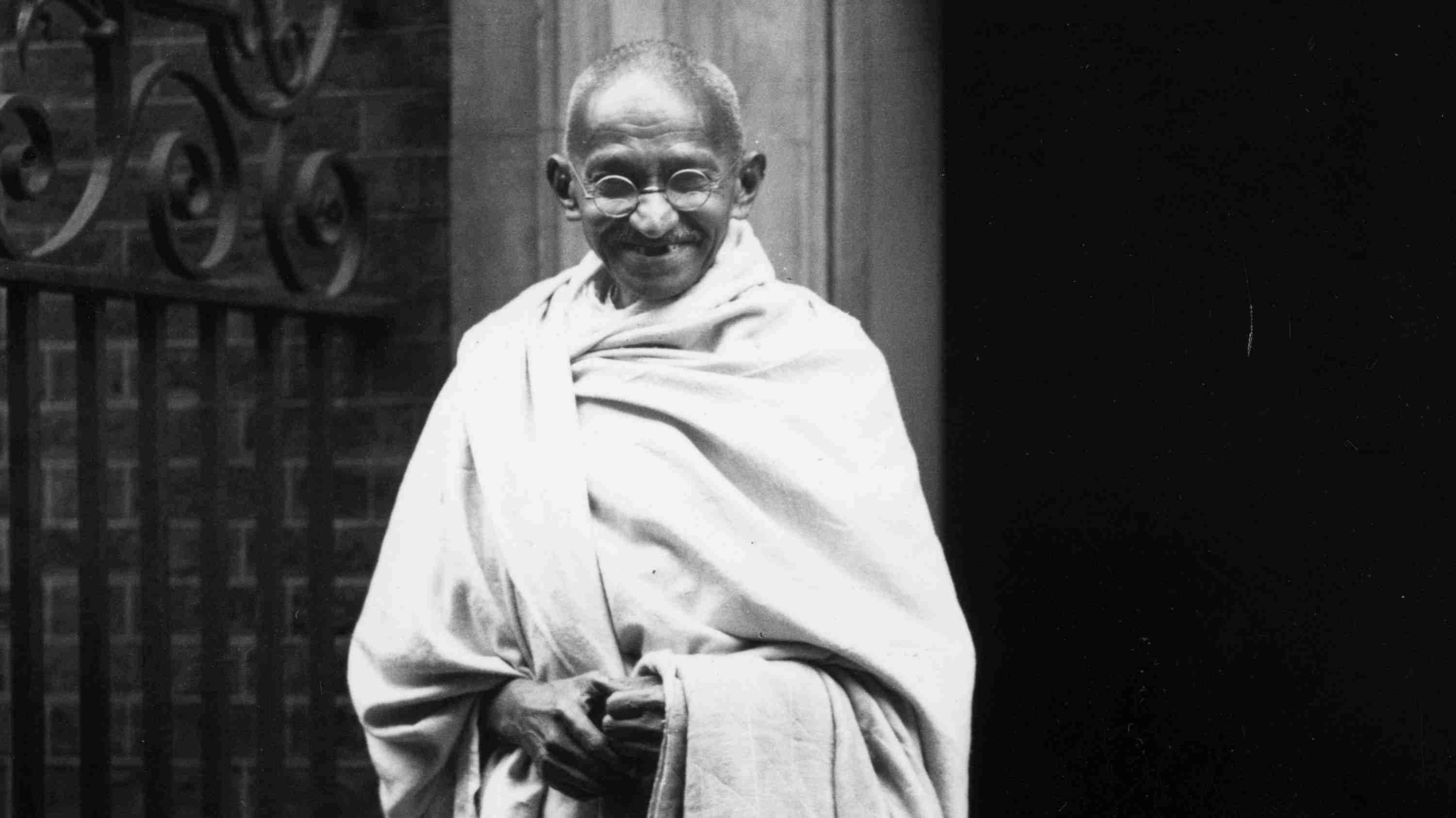 Who Gave Gandhi the Title of Mahatma? Discover Now